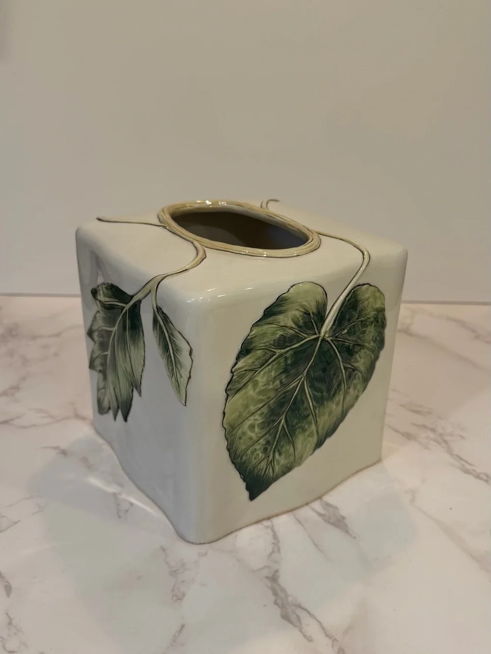 Fitz & Floyd Manhattan Garden Ceramic Tissue Box Cover Hand Painted Leaf Design